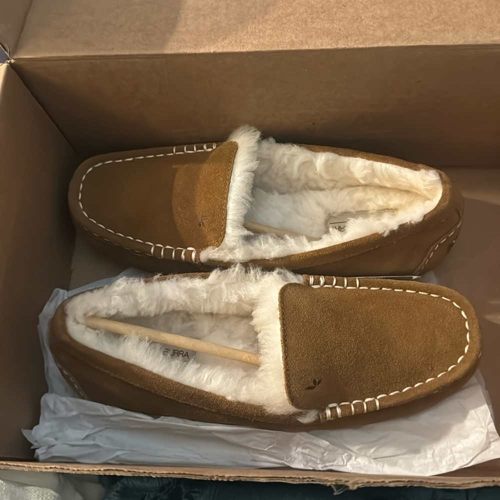 Koolaburra by Ugg slippers